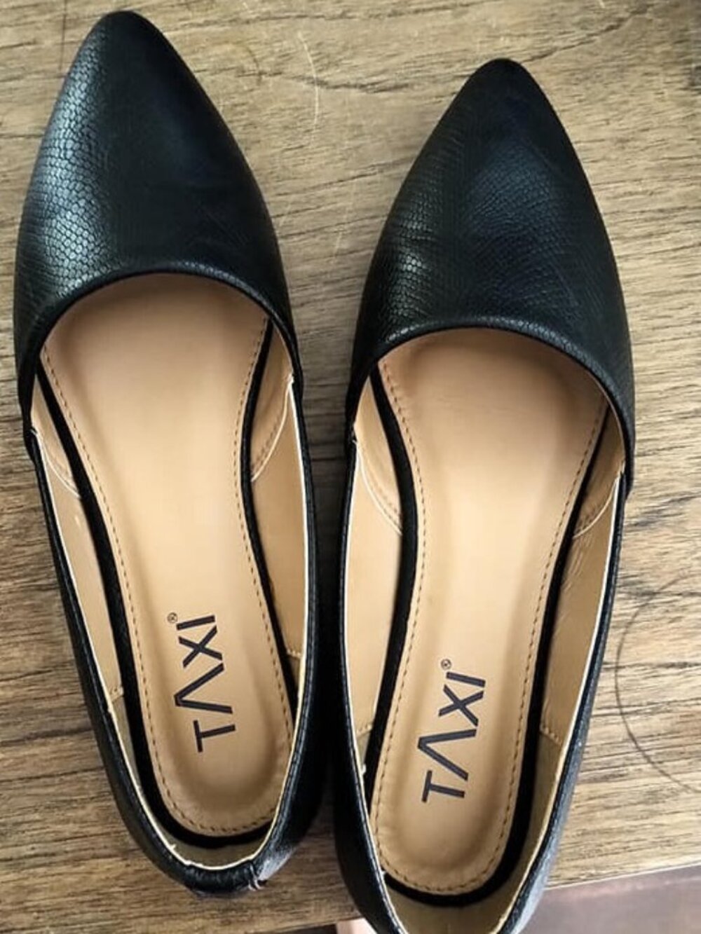 Womens flats by Taxi, size 7, black